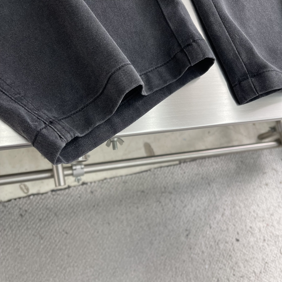 -Balenciag 26春夏新款工装裤，进口高定面料，宽松直筒版型，多口袋设计，腰部松紧抽绳 ，面料亲