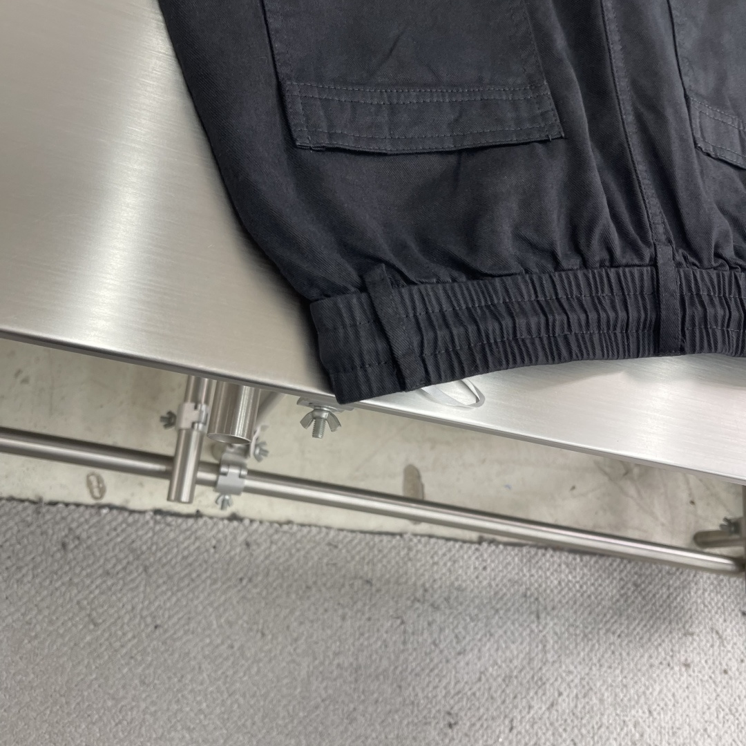 -Y-3 26春夏新款休闲裤，进口高定面料，logo签名细节拉满，宽松版型 抽绳松紧腰，面料舒服 穿很合