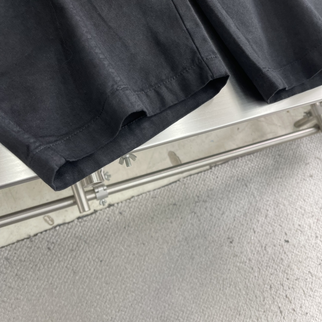 -Y-3 26春夏新款休闲裤，进口高定面料，logo签名细节拉满，宽松版型 抽绳松紧腰，面料舒服 穿很合