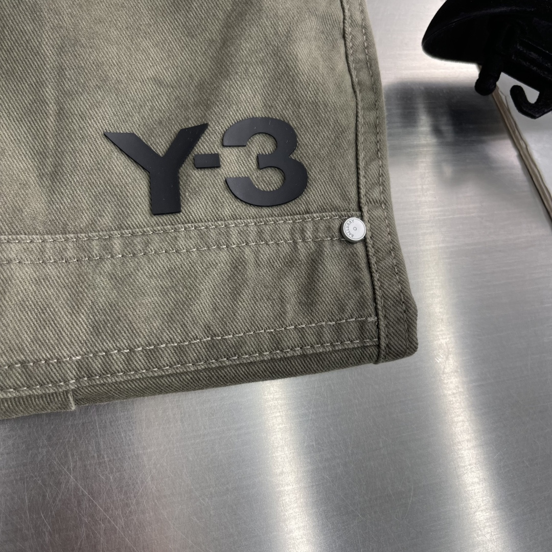 -Y-3 26春夏新款休闲裤，进口高定面料，logo签名细节拉满，宽松版型 抽绳松紧腰，面料舒服 穿很合
