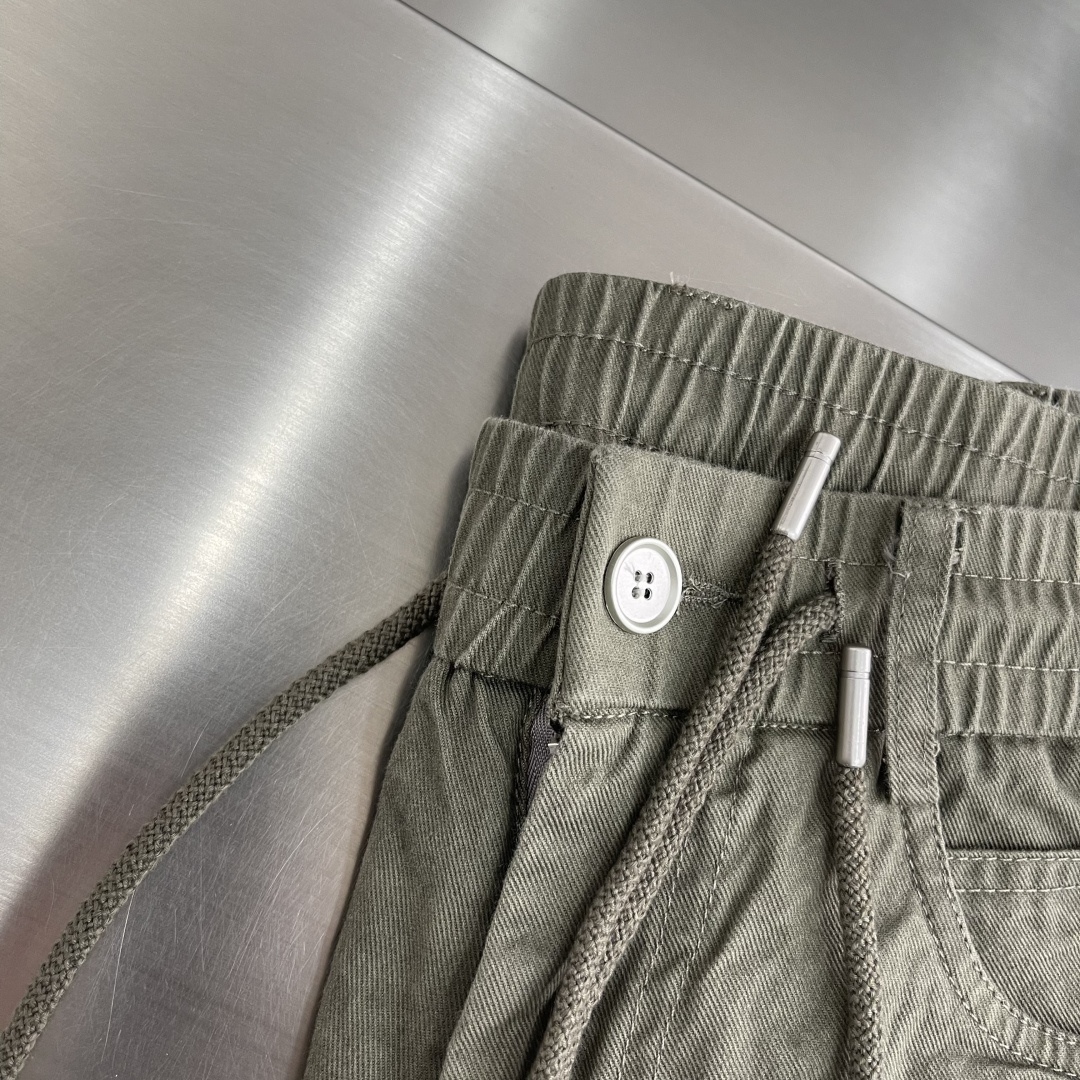 -Y-3 26春夏新款休闲裤，进口高定面料，logo签名细节拉满，宽松版型 抽绳松紧腰，面料舒服 穿很合