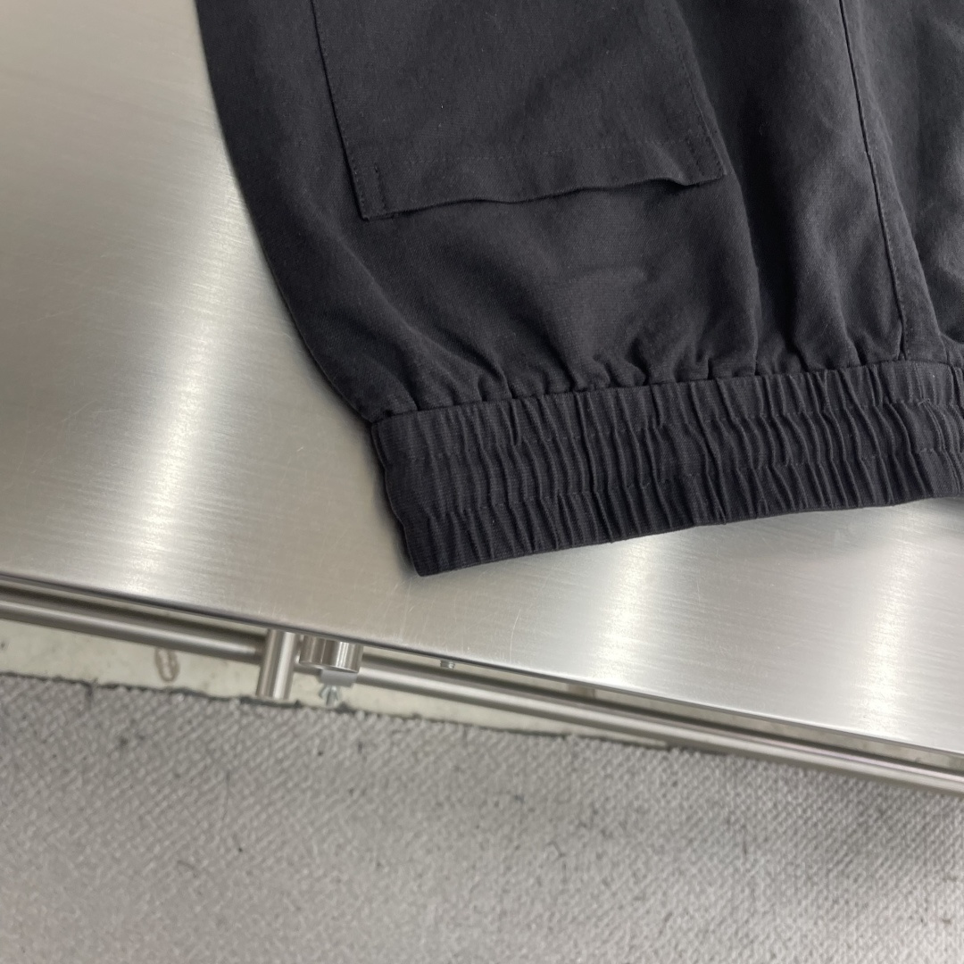 -loro Piana 春季上新.亚麻老钱风绣花logo休闲长裤！定制品牌金属logo！细节拉满！成分：