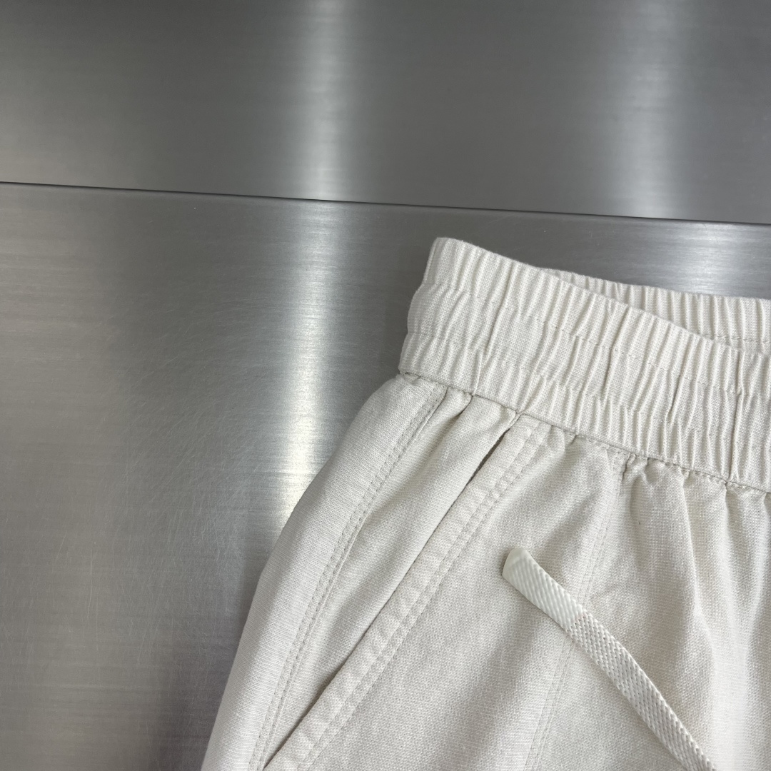-loro Piana 春季上新.亚麻老钱风绣花logo休闲长裤！定制品牌金属logo！细节拉满！成分：