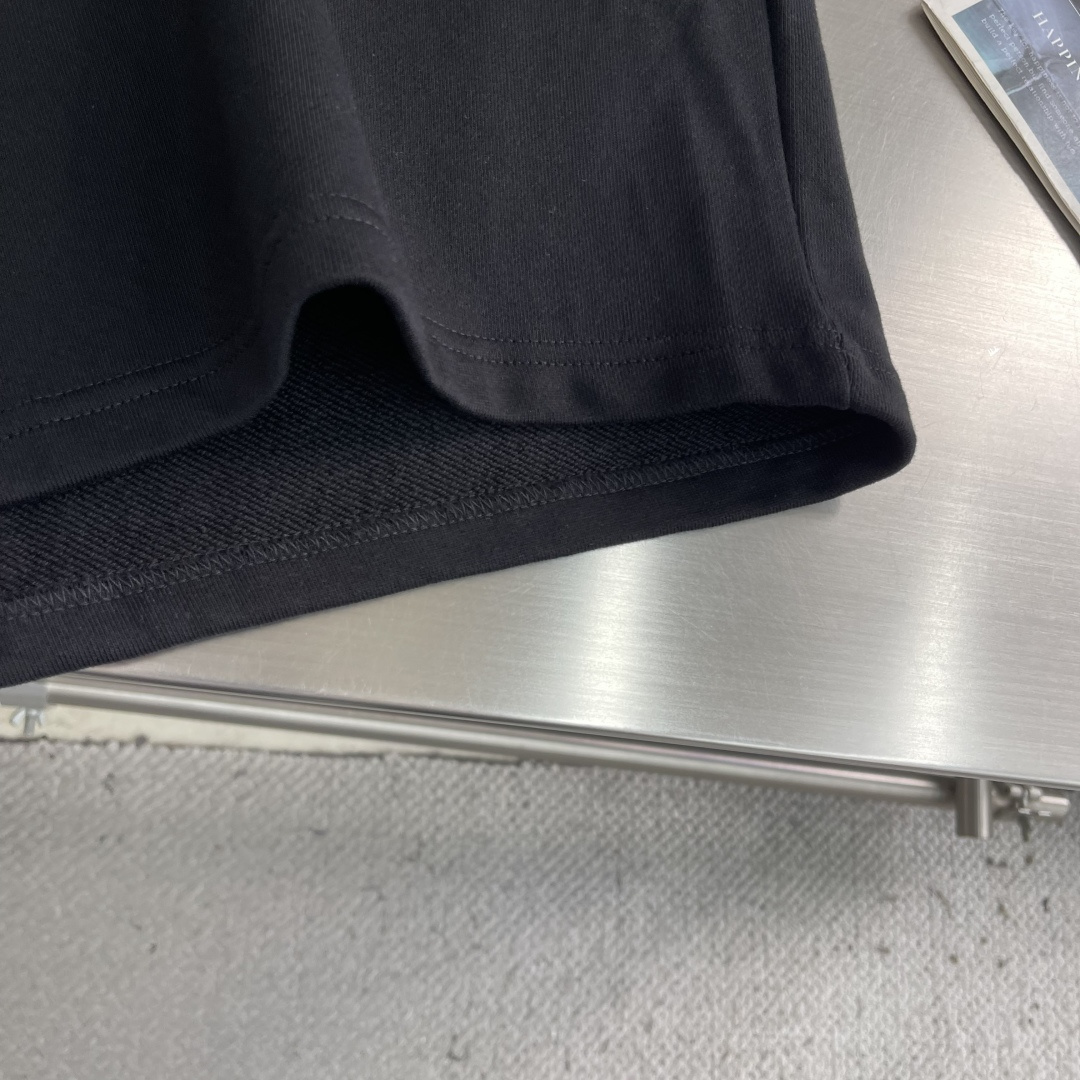 -Balenciag back刺绣短裤定制雾感柔肤精梳棉 细腻顺滑 舒适贴肤 棉花天然的米调白 柔和不刺