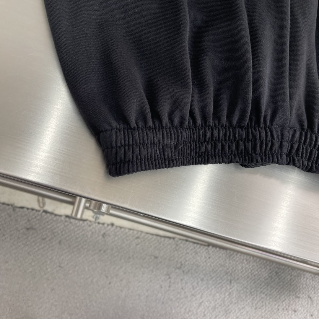 -Balenciag back刺绣短裤定制雾感柔肤精梳棉 细腻顺滑 舒适贴肤 棉花天然的米调白 柔和不刺