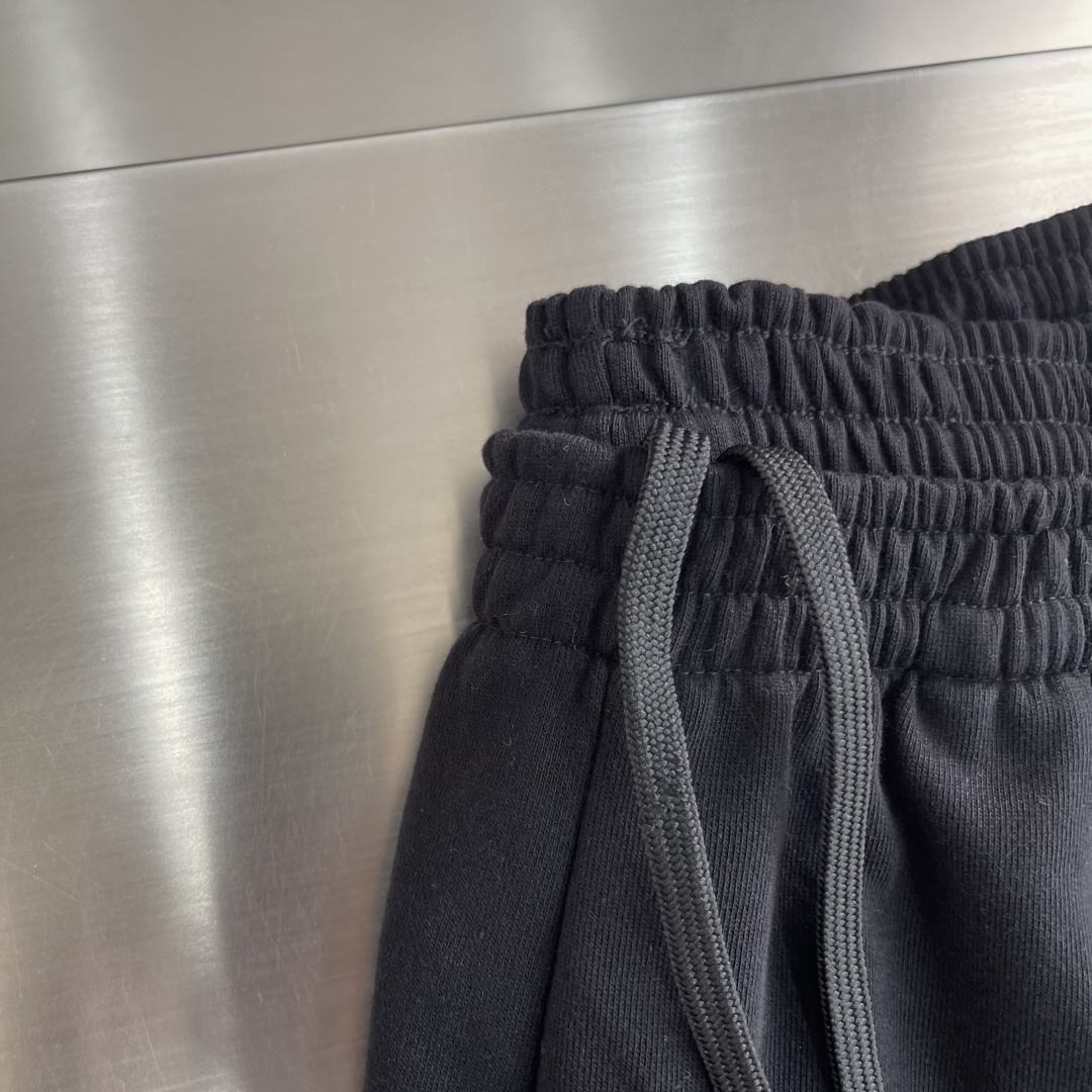 -Balenciag back刺绣短裤定制雾感柔肤精梳棉 细腻顺滑 舒适贴肤 棉花天然的米调白 柔和不刺