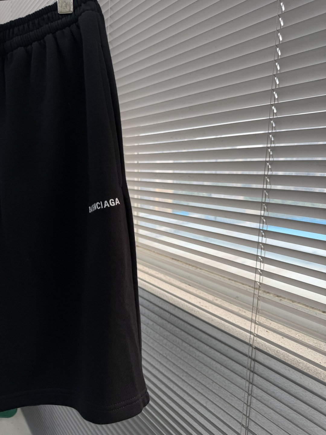 -Balenciag back刺绣短裤定制雾感柔肤精梳棉 细腻顺滑 舒适贴肤 棉花天然的米调白 柔和不刺