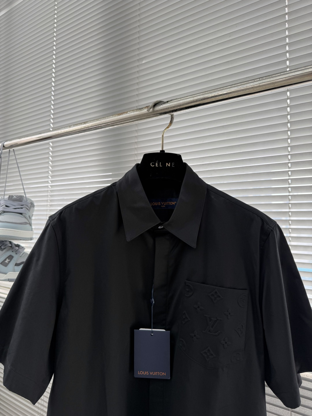 -驴牌 MONOGRAM口袋短袖衬衫定制50支高密度棉质绸缎75D高温衬布面料酵洗口袋压花1：1订制辅料
