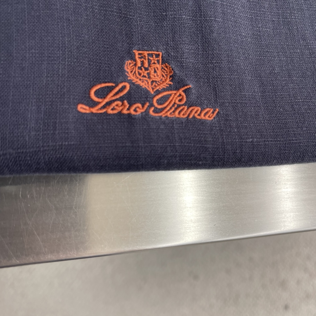 -loro Piana 26SS春夏新款进口亚麻面料纯色翻领衬衣，男士简约logo刺绣标识商务休闲百搭长