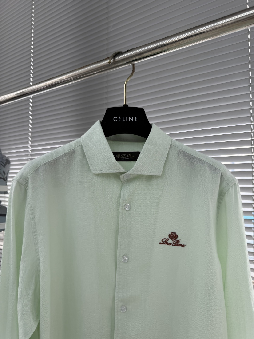 -loro Piana 26SS春夏新款进口亚麻面料纯色翻领衬衣，男士简约logo刺绣标识商务休闲百搭长