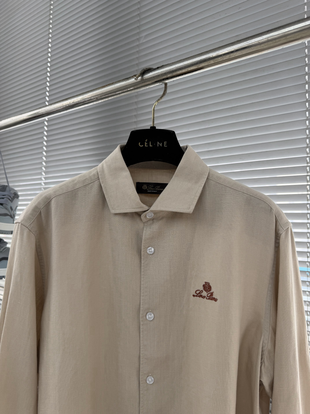 -loro Piana 26SS春夏新款进口亚麻面料纯色翻领衬衣，男士简约logo刺绣标识商务休闲百搭长