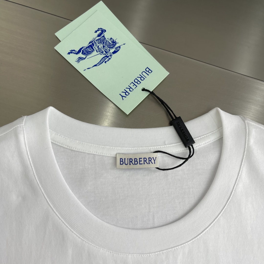 -BBR 骑士标拼图T恤​​！胸前蓝白及咖红骑士标拼图设计超有辨识度，撞色设计.解构风格很吸睛！高克重纯