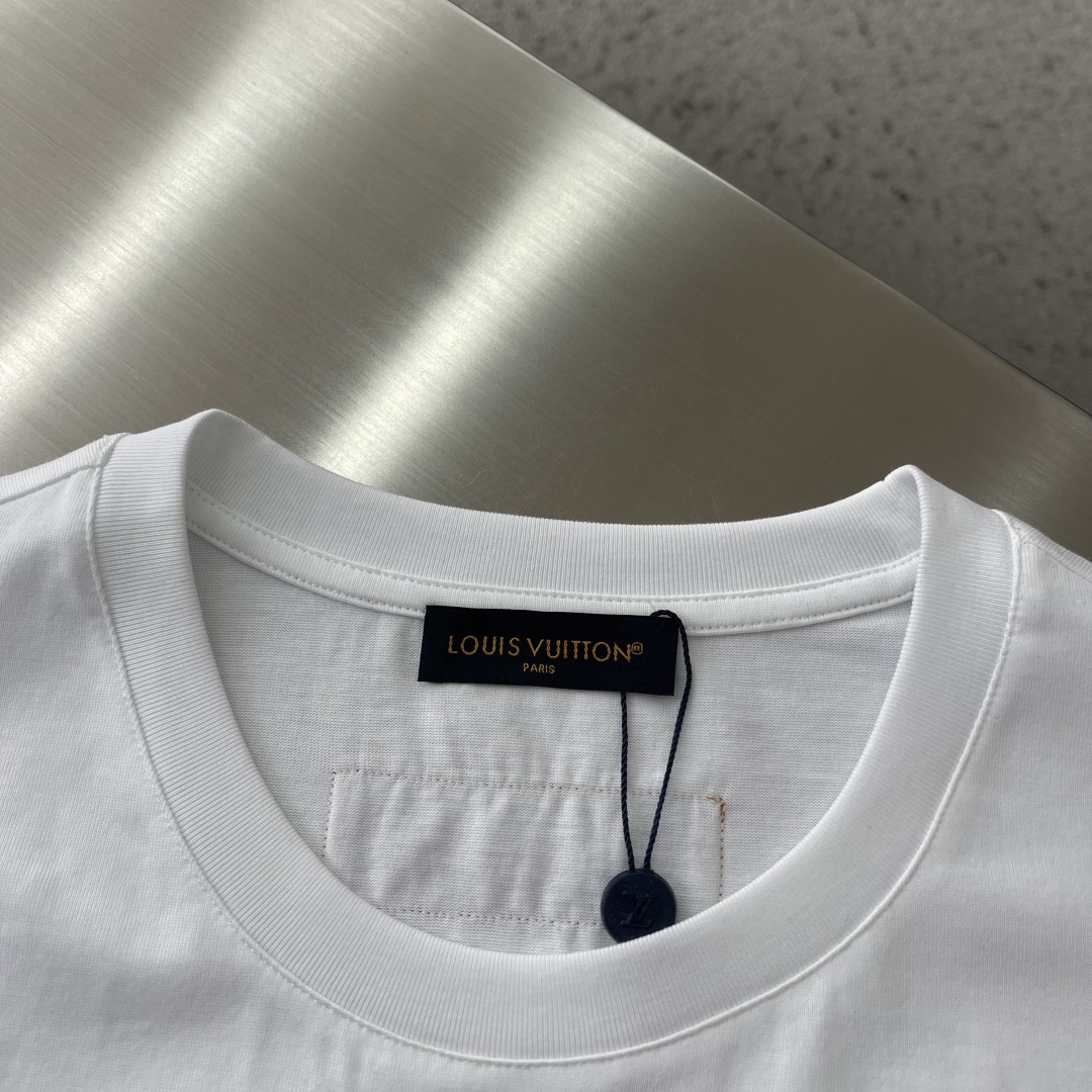 -驴牌 26SS新款潮牌T恤！马年特供！采用高克重纯棉面料，柔软透气，夏天穿超舒服！胸前马标刺绣，配色超