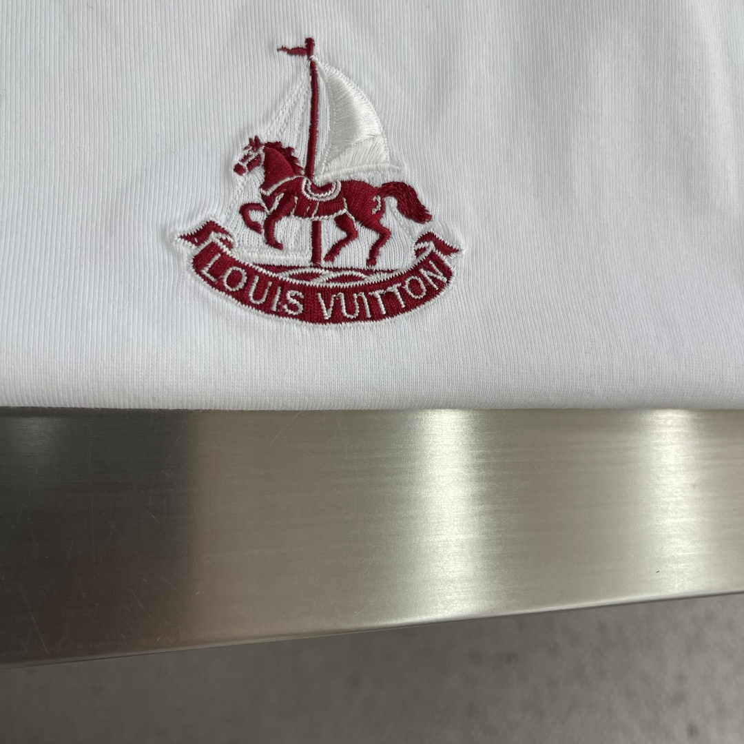 -驴牌 26SS新款潮牌T恤！马年特供！采用高克重纯棉面料，柔软透气，夏天穿超舒服！胸前马标刺绣，配色超