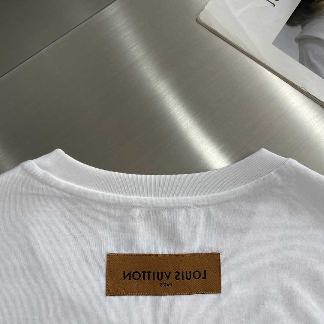 -驴牌 26SS新款潮牌T恤！马年特供！采用高克重纯棉面料，柔软透气，夏天穿超舒服！胸前马标刺绣，配色超