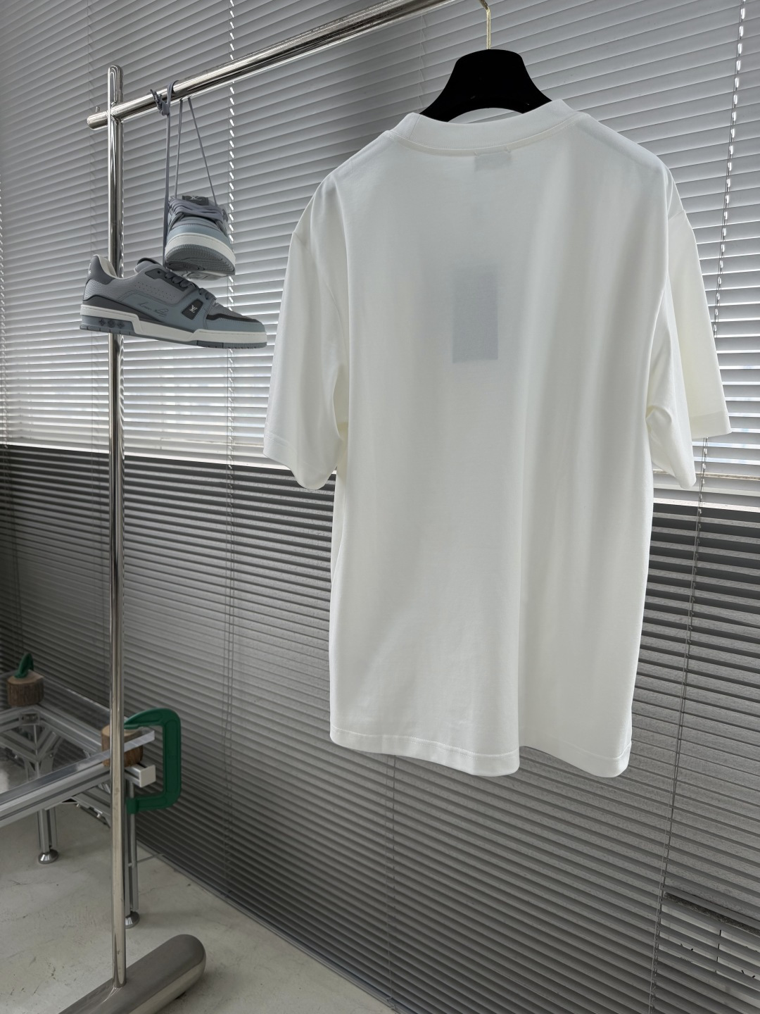 -FEND 26SS FF标志短袖T恤！胸前FF标志超有辨识度，黄色刺绣细节超吸睛!高品质针织面料，柔软