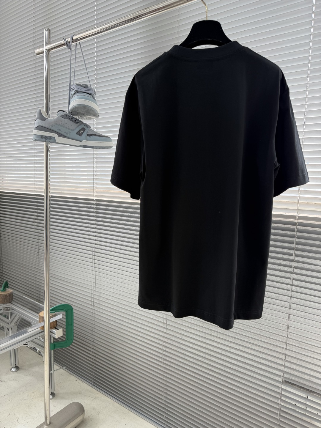 -FEND 26SS FF标志短袖T恤！胸前FF标志超有辨识度，黄色刺绣细节超吸睛!高品质针织面料，柔软