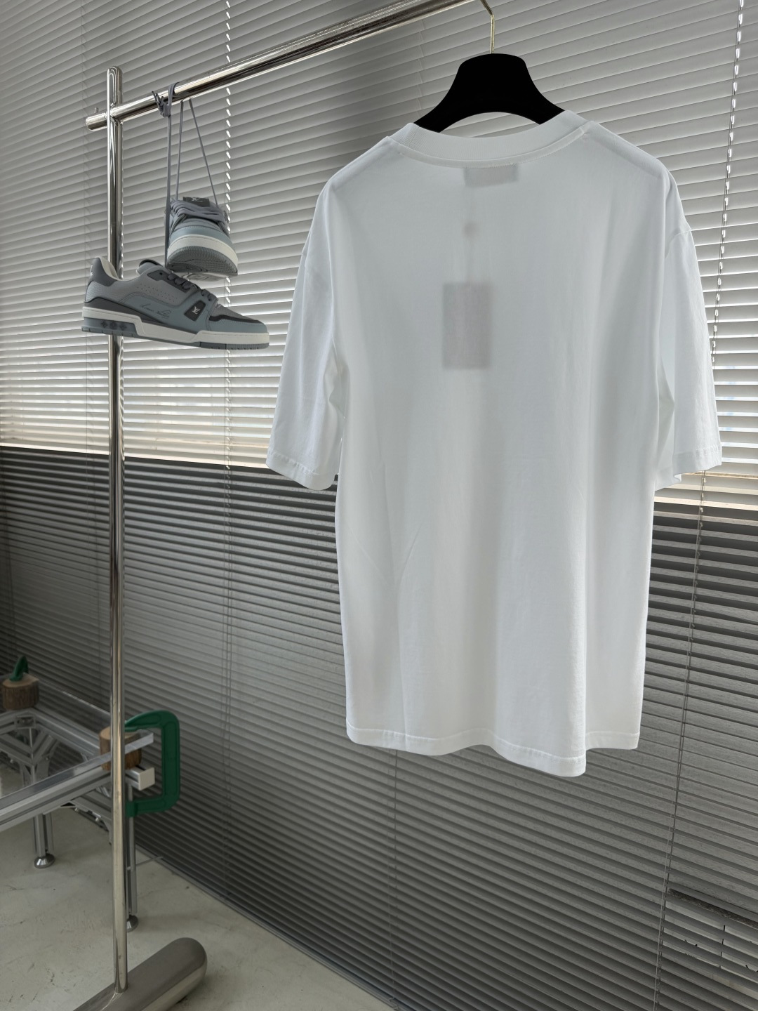 -BBR 骑士标拼图T恤​​！胸前蓝白及咖红骑士标拼图设计超有辨识度，撞色设计.解构风格很吸睛！高克重纯