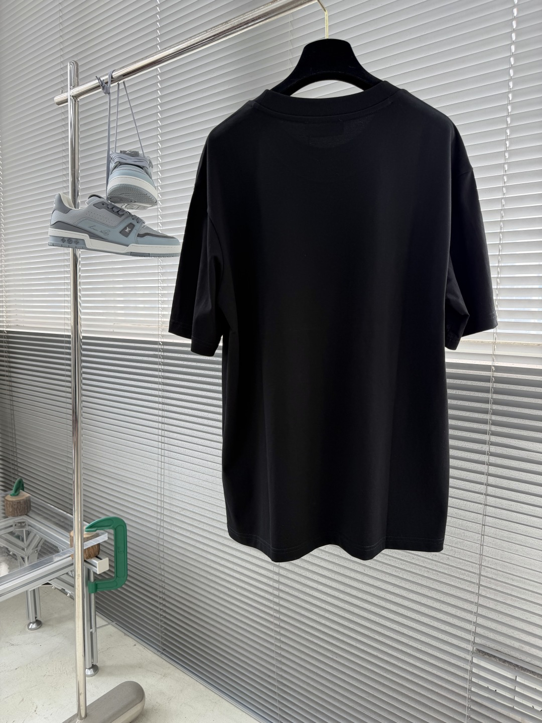 -BBR 骑士标拼图T恤​​！胸前蓝白及咖红骑士标拼图设计超有辨识度，撞色设计.解构风格很吸睛！高克重纯