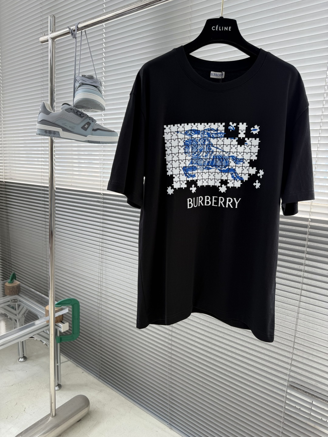-BBR 骑士标拼图T恤​​！胸前蓝白及咖红骑士标拼图设计超有辨识度，撞色设计.解构风格很吸睛！高克重纯