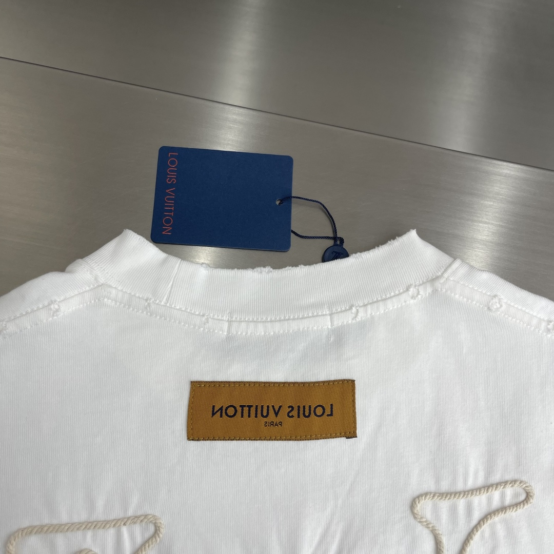 -驴牌 2026SS早春新品 重工绣贴T恤，潮奢天花板！精选400克重磅精梳棉，软糯垂坠🌾、透气亲肤，哑