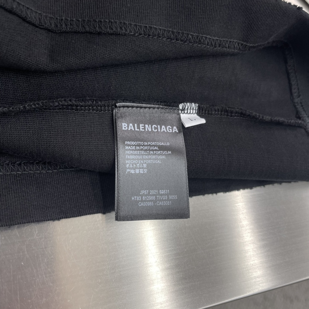 -Balenciag 2026SS春夏新品 经典珠管绣T恤，奢潮必备！甄选重磅精梳棉，软糯垂坠🌾、透气亲