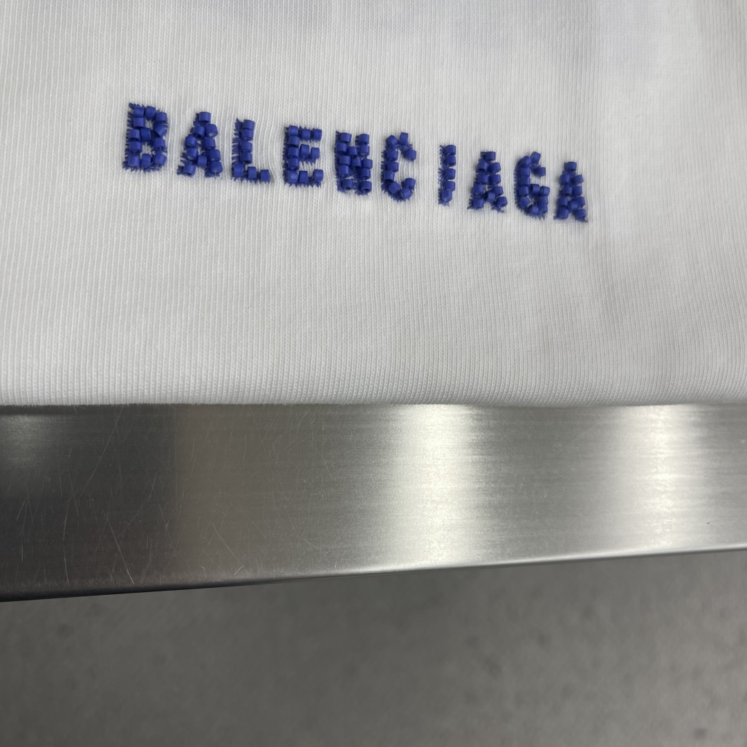 -Balenciag 2026SS春夏新品 经典珠管绣T恤，奢潮必备！甄选重磅精梳棉，软糯垂坠🌾、透气亲