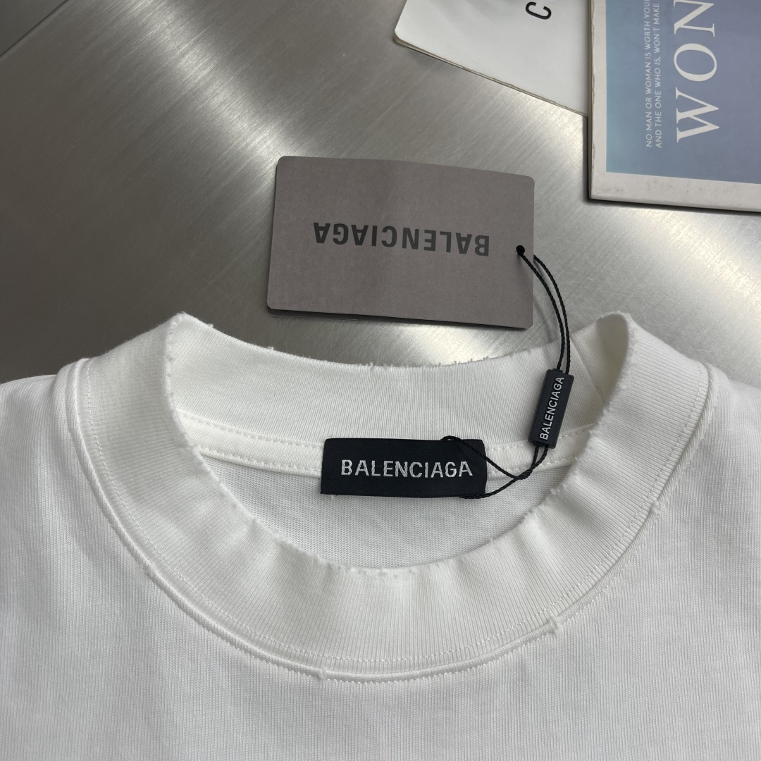 -Balenciag 2026SS春夏新品 经典珠管绣T恤，奢潮必备！甄选重磅精梳棉，软糯垂坠🌾、透气亲