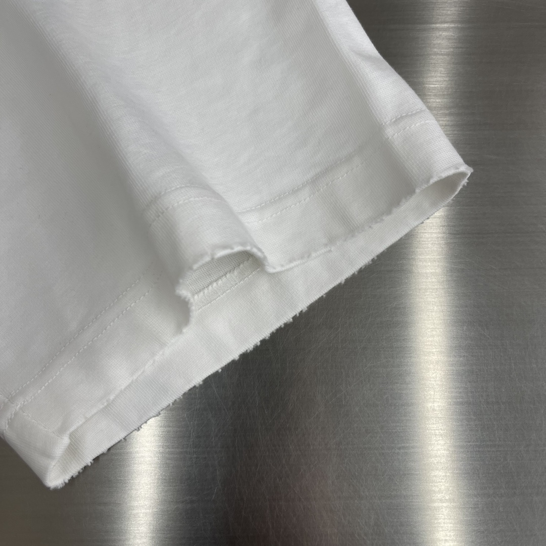 -Balenciag 2026SS春夏新品 经典珠管绣T恤，奢潮必备！甄选重磅精梳棉，软糯垂坠🌾、透气亲