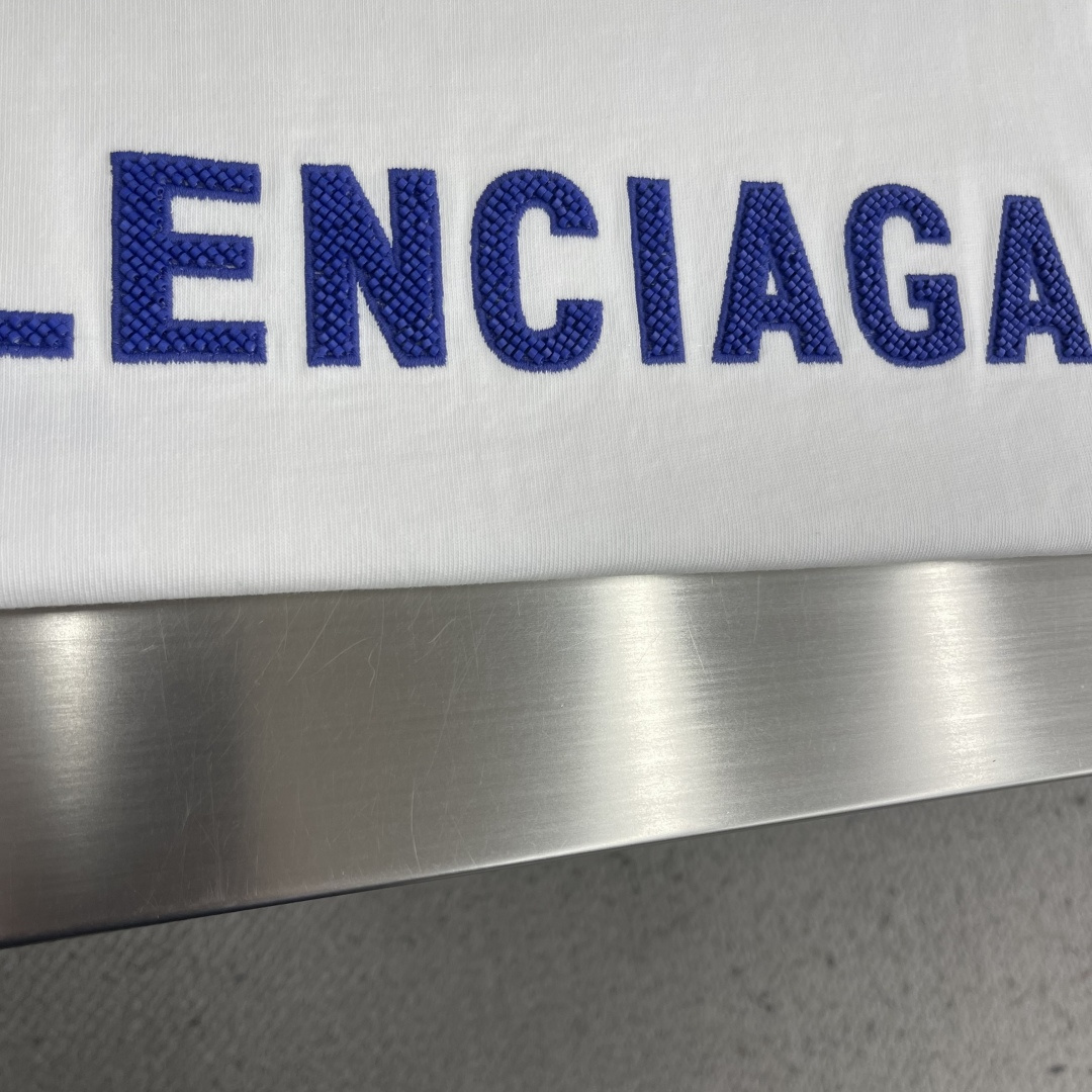 -Balenciag 2026SS春夏新品 经典珠管绣T恤，奢潮必备！甄选重磅精梳棉，软糯垂坠🌾、透气亲