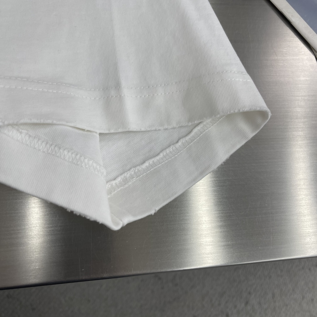 -Dio 2026SS春夏新品，经典刺绣T恤，奢潮必备！甄选400克重磅精梳棉，软糯垂坠🌾、透气亲肤，做