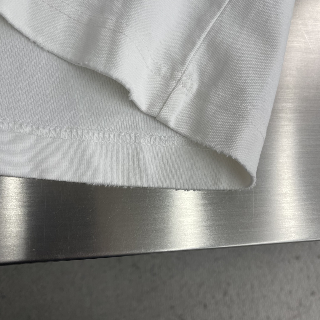 -Dio 2026SS春夏新品，经典刺绣T恤，奢潮必备！甄选400克重磅精梳棉，软糯垂坠🌾、透气亲肤，做