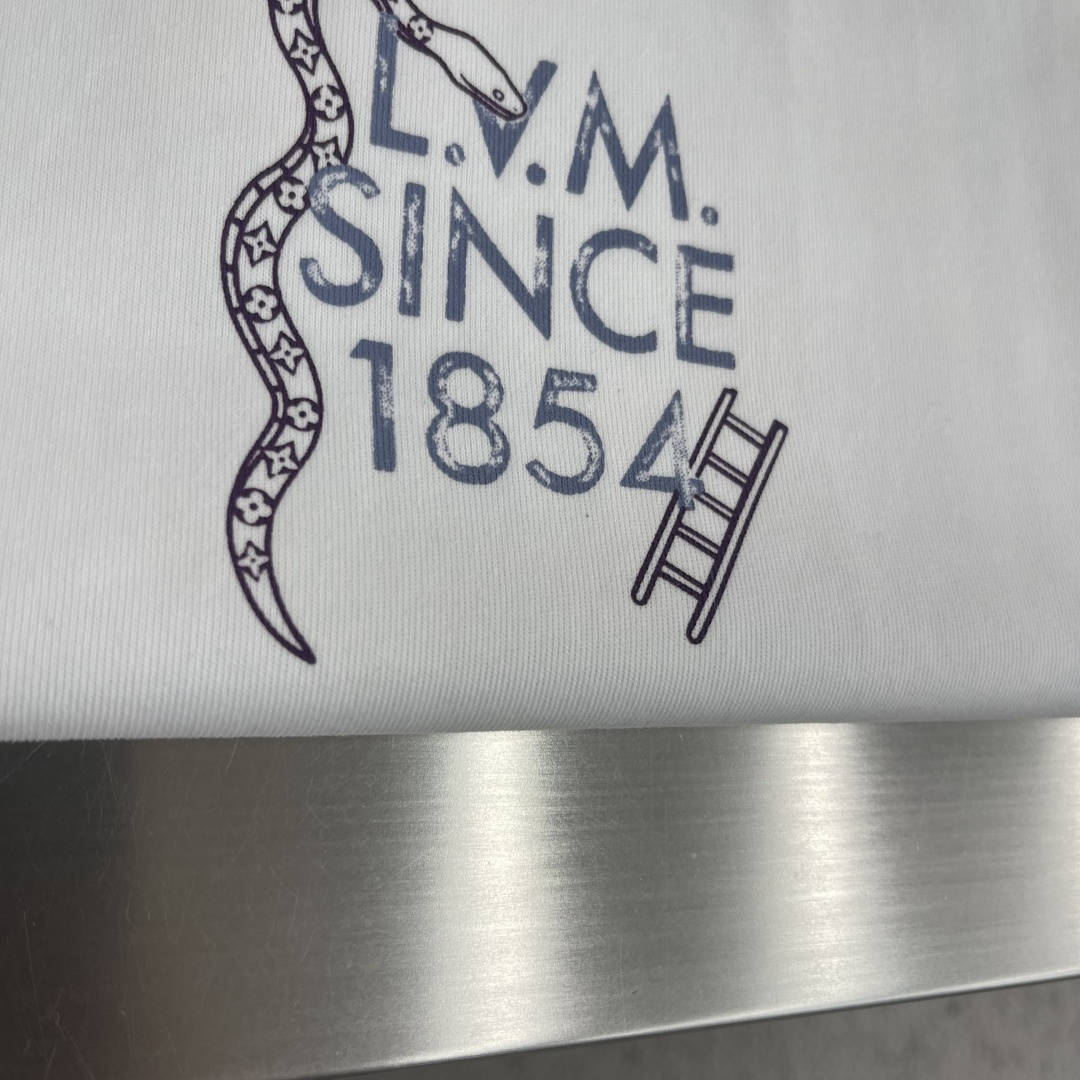 -驴牌 印花细节短袖T恤 奶白色纯棉蛇梯棋图案男女同款码数：S M L XL XXL尺码衣长肩宽胸围袖长