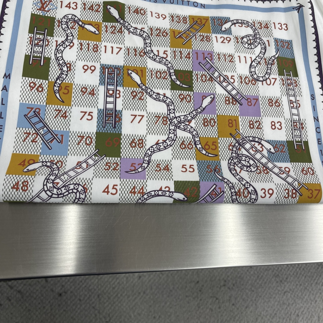 -驴牌 印花细节短袖T恤 奶白色纯棉蛇梯棋图案男女同款码数：S M L XL XXL尺码衣长肩宽胸围袖长