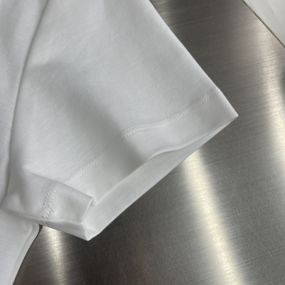 -驴牌 马年短袖春液氨棉红马刺绣T恤女款⚠️码数：XS S M L尺码衣长肩宽胸围袖长XS 57 39.