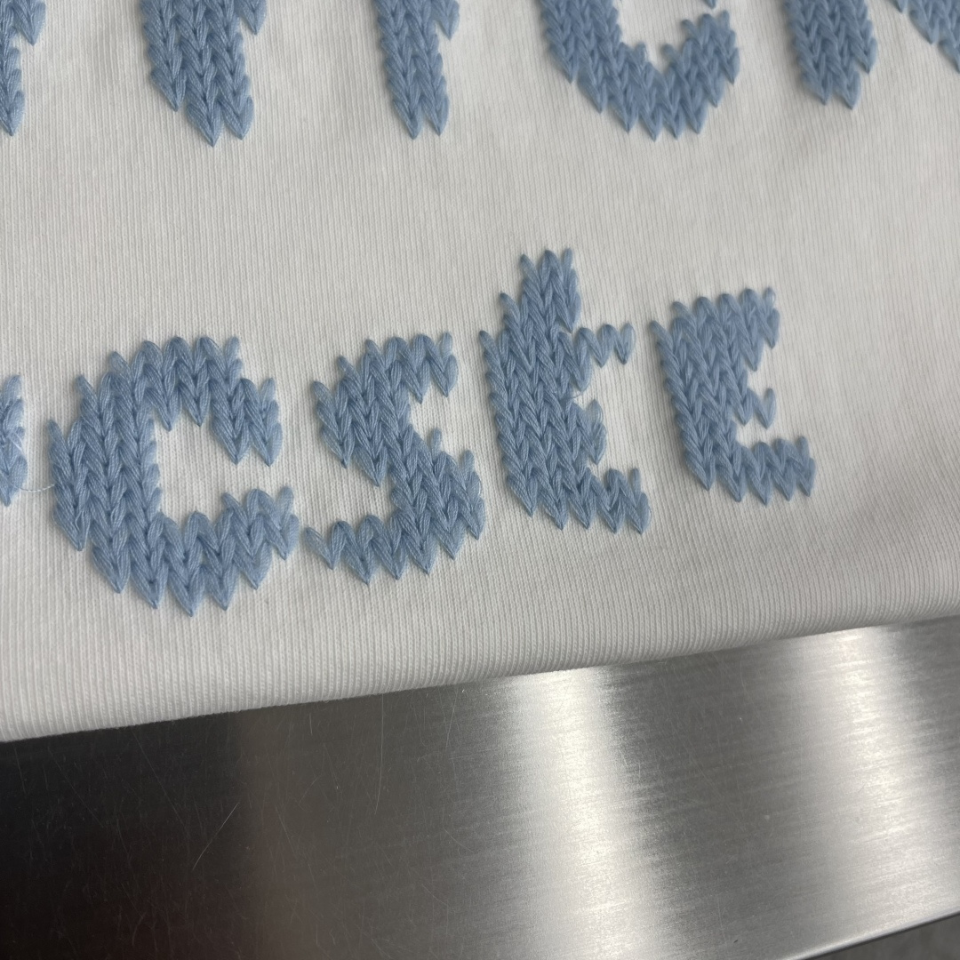 -驴牌 云朵字母短袖T恤白色，胸前马卡龙蓝刺绣字母男女同款码数：XS S M L XL尺码衣长肩宽胸围袖