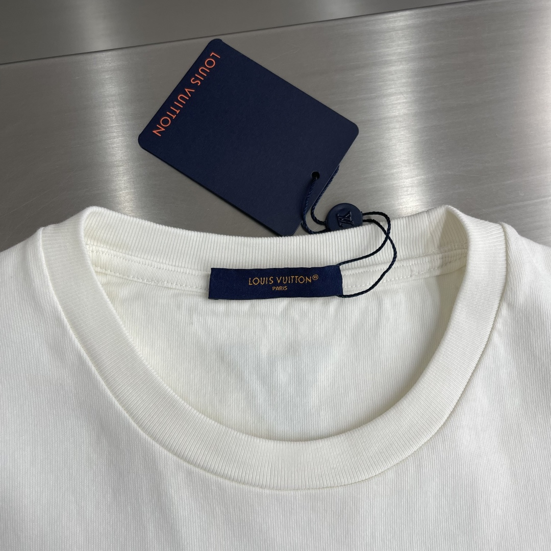 -驴牌 云朵字母短袖T恤白色，胸前马卡龙蓝刺绣字母男女同款码数：XS S M L XL尺码衣长肩宽胸围袖