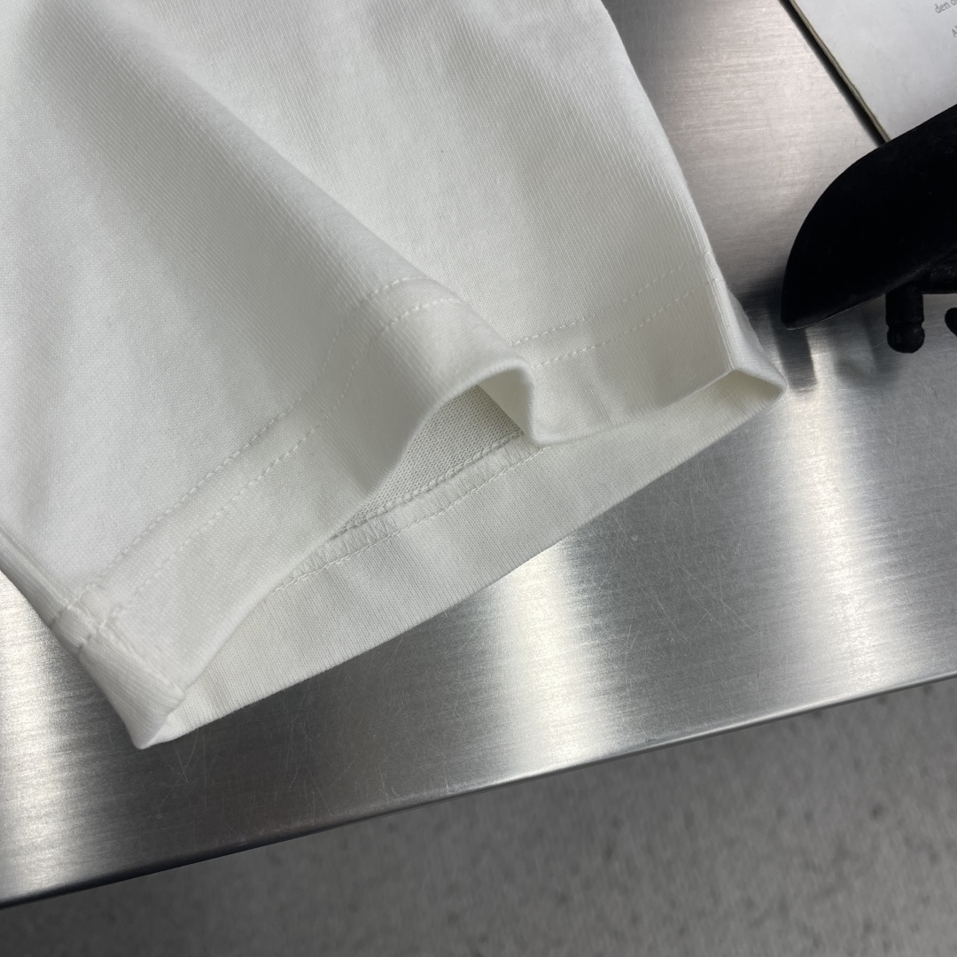 -驴牌 胸前刺绣交织签名短袖T男女同款，码数：S M L XL尺码衣长肩宽胸围S 65.545.553.