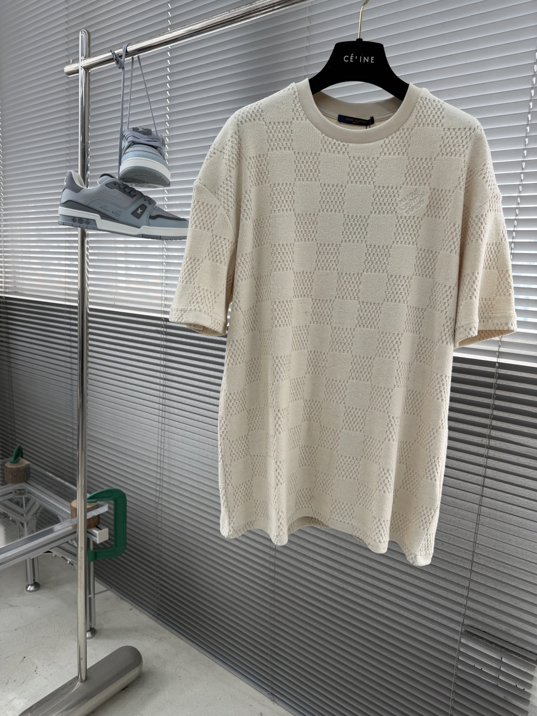NO:914290,Tops Shorts - Donkey Brand Cotton terry embroidered short sleeves Customized 1V checkerboard cotton terry jacquard Imported embroidery Customized fabrics Positioning cutting bed 11 Customized accessories and accessories Size S M L  vuitton,shorts,T-shirt,19860909上衣 短裤 -驴牌 棉质毛圈刺绣短袖 定制1V棋盘格全棉毛巾提花布 进口刺绣 定制面料 定位裁床11订制辅料、配件 尺码S M L XL 衣长72737475 胸围 106114118 肩宽 51.5 53.5 55.5 57.5,,louis vuitton,shorts,T-shirt,,Men's clothing