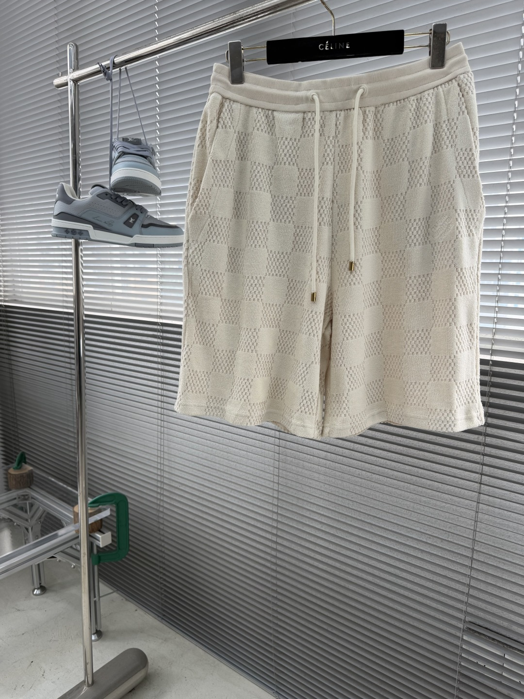 NO:914288,Tops Shorts - Donkey Brand Cotton drawstring terry casual shorts Customized 1V checkerboard cotton terry jacquard Imported embroidery Customized fabrics Positioning cutting bed 11 customized accessories and accessories Size S M L19860909上衣 短裤 -驴牌 棉质抽绳毛圈布休闲短裤 定制1V棋盘格全棉毛巾提花布 进口刺绣 定制面料 定位裁床 11订制辅料、配件 尺码S M L XL 裤长54555657 臀围114118122 腰围76 80 84 88,,louis vuitton,shorts,,Men's clothing