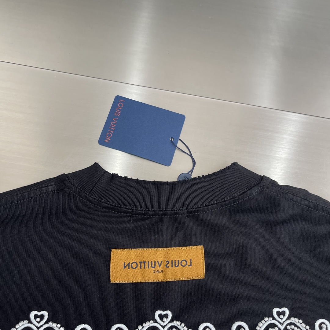 -驴牌 2026SS春夏新品 经典珠管绣T恤，奢潮必备！甄选重磅精梳棉，软糯垂坠🌾、透气亲肤，做旧磨毛工