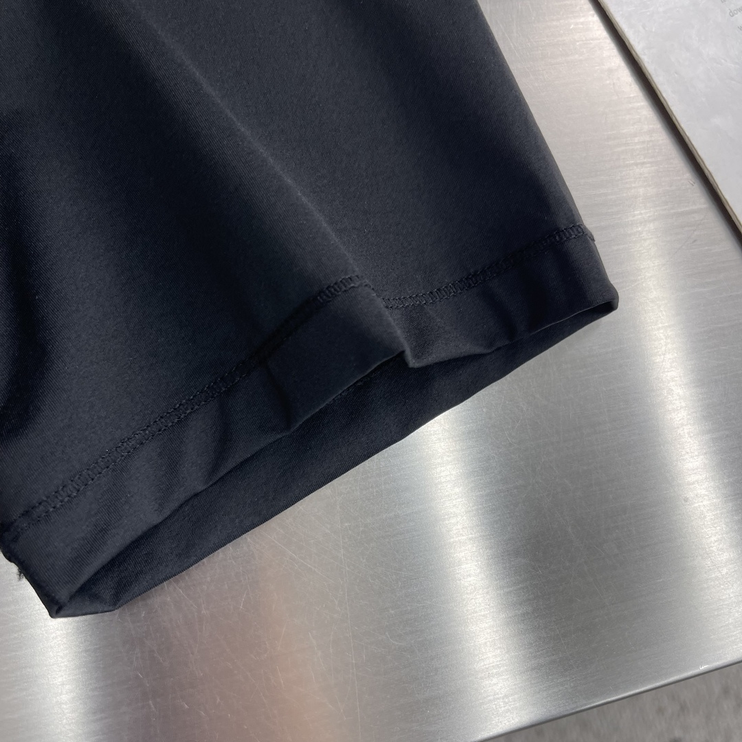 -🐦 鸟家 无痕短袖T恤，卖点在后背，采用进口激光烧图案，高级柔软不发黄，采用速干面料，舒适透气且利于排