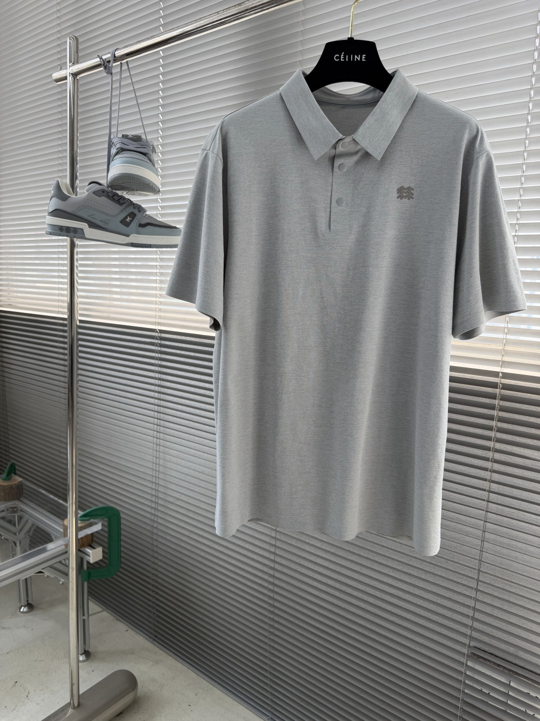 NO:872603,-KOLON SPORT SECO sports quick-drying short-sleeved UPF20+ sun protection men's POLO shirt. The SECO3.0 technology fabric developed by KOLON is extremely moisture-absorbing and quick-drying. It can quickly wick away moisture and keep you dry when you sweat during exercise or travel on sultry days. The gluing process is the finishing touch, and the stitching is tight, and the overall texture is instantly improved, simple and advanced!  It comes with UPF20+ sun protection value, which effectively blocks ultraviolet rays, so you no longer have to worry about getting sunburned during outdoor sports in summer. Polygiene antibacterial treatment inhibits the growth of bacteria, reduces odor, and keeps you fresh after exercise. Meticulously crafted, the details are in place!  The neckline, cuffs, full access control and completely seamless gluing process are absolutely high-end and classy, ​​and the quality is not something to be boasted about!  Size: M-XXL, length 68.5-70-71.5-73, bust-112-116-, shoulder width 46.5-48-49.5-51,, T-shirt,19860909-KOLON SPORT SECO运动速干短袖UPF20+防晒男士POLO衫. 可隆家自研的SECO3.0科技面料,吸湿速干一绝,运动暴汗或是闷热天出行,都能快速排湿,保持干爽.压胶工艺更是点睛之笔,缝线处严丝合缝,整体质感瞬间提升,简约又高级！ 自带UPF20+防晒值,有效隔绝紫外线,夏日户外运动再也不怕晒黑晒伤.Polygiene抑菌处理,抑制细菌滋生,减少异味,运动后也能保持清新. 精工细作,细节非常到位！领口 袖口 全门禁全无痕压胶工艺,绝对的高端大气上档次,品质可不是吹的！ 尺码:M-XXL 衣长68.5-70-71.5-73 胸围-112-116- 肩宽46.5-48-49.5-51,,T-shirt,,Men's clothing