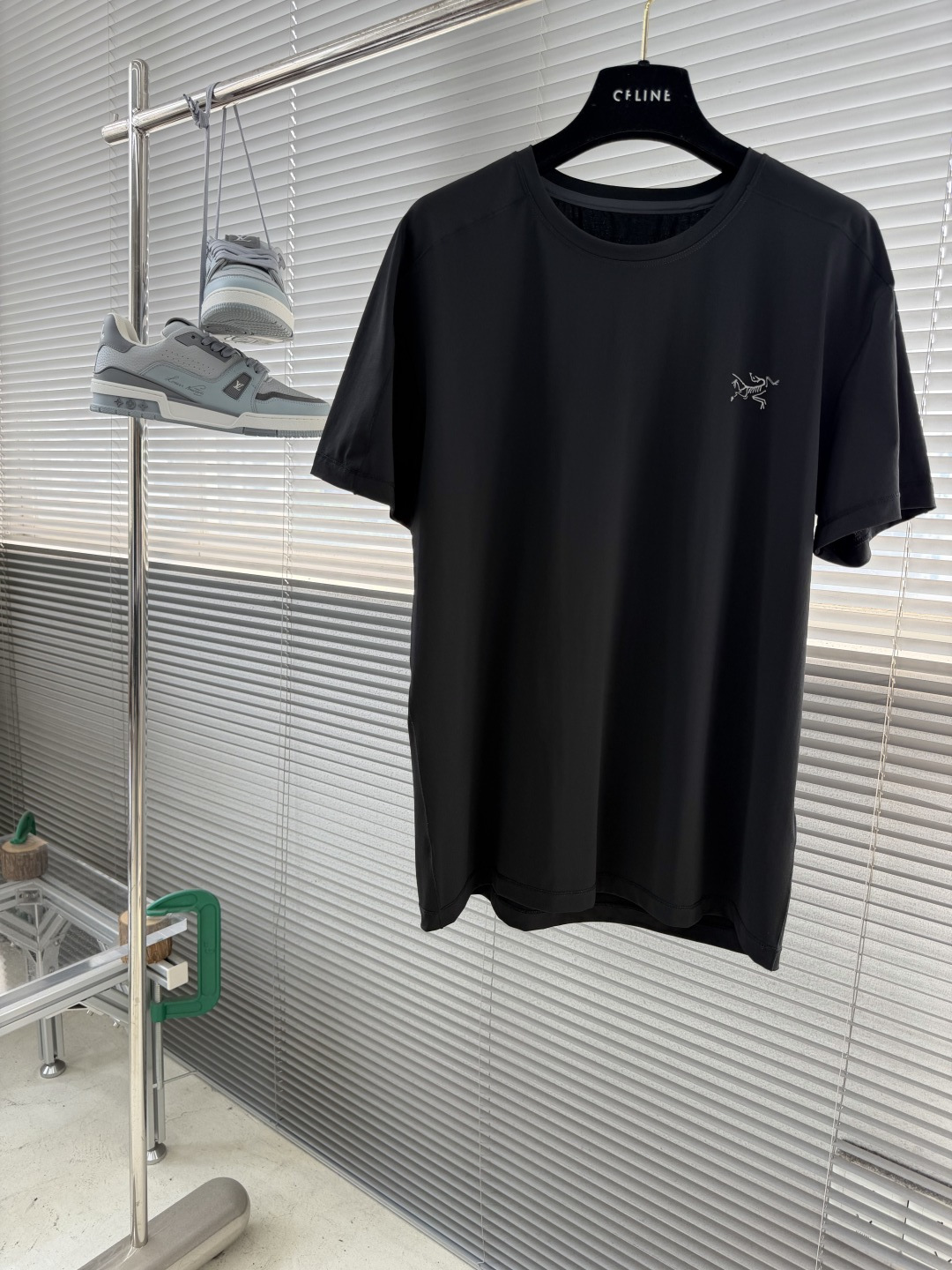 -🐦 鸟家 无痕短袖T恤，卖点在后背，采用进口激光烧图案，高级柔软不发黄，采用速干面料，舒适透气且利于排