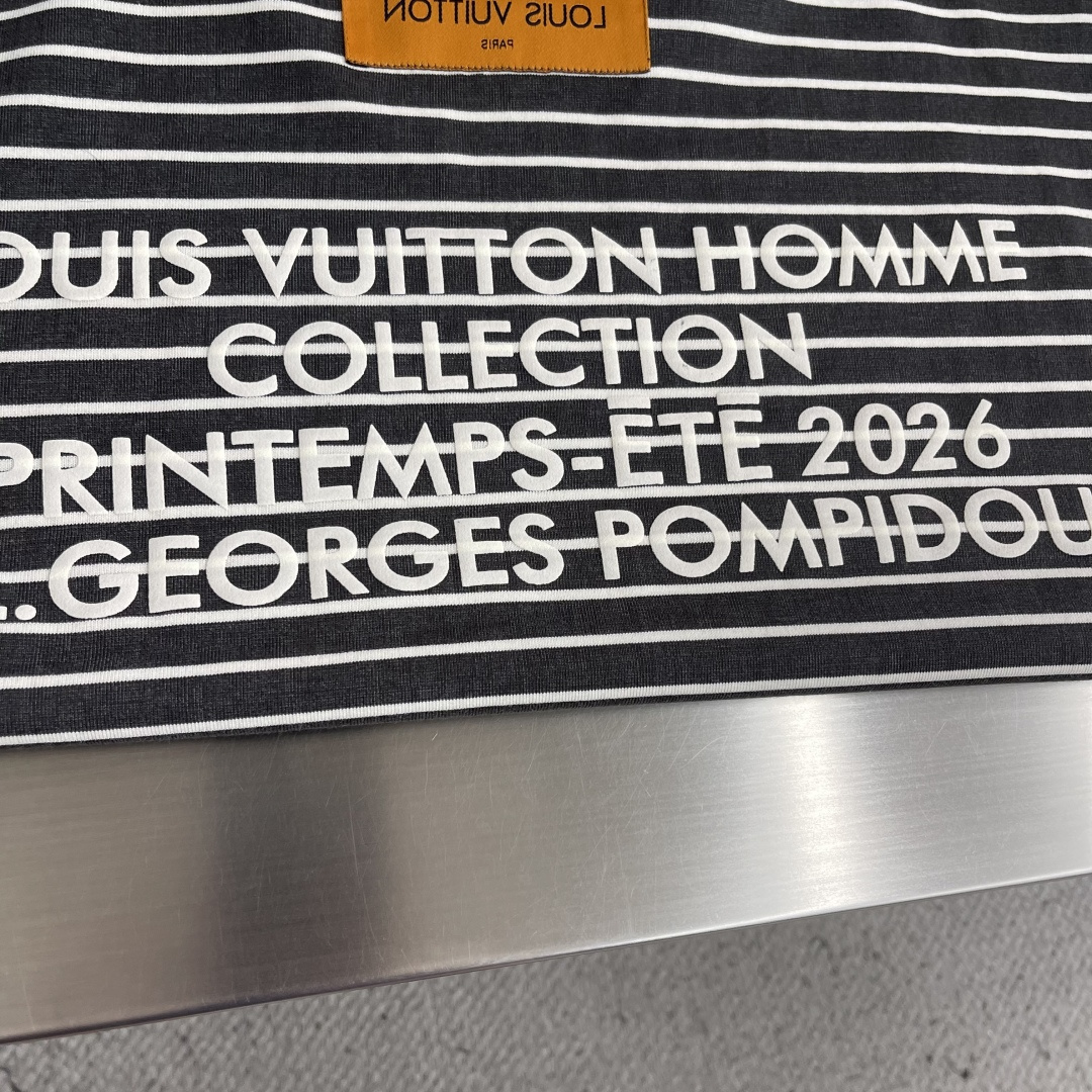 -驴牌 条纹 短袖 T恤 高端版本！专柜定制面料 透气舒适度高，细节无可挑剔，品牌元素设计理念，体现高品