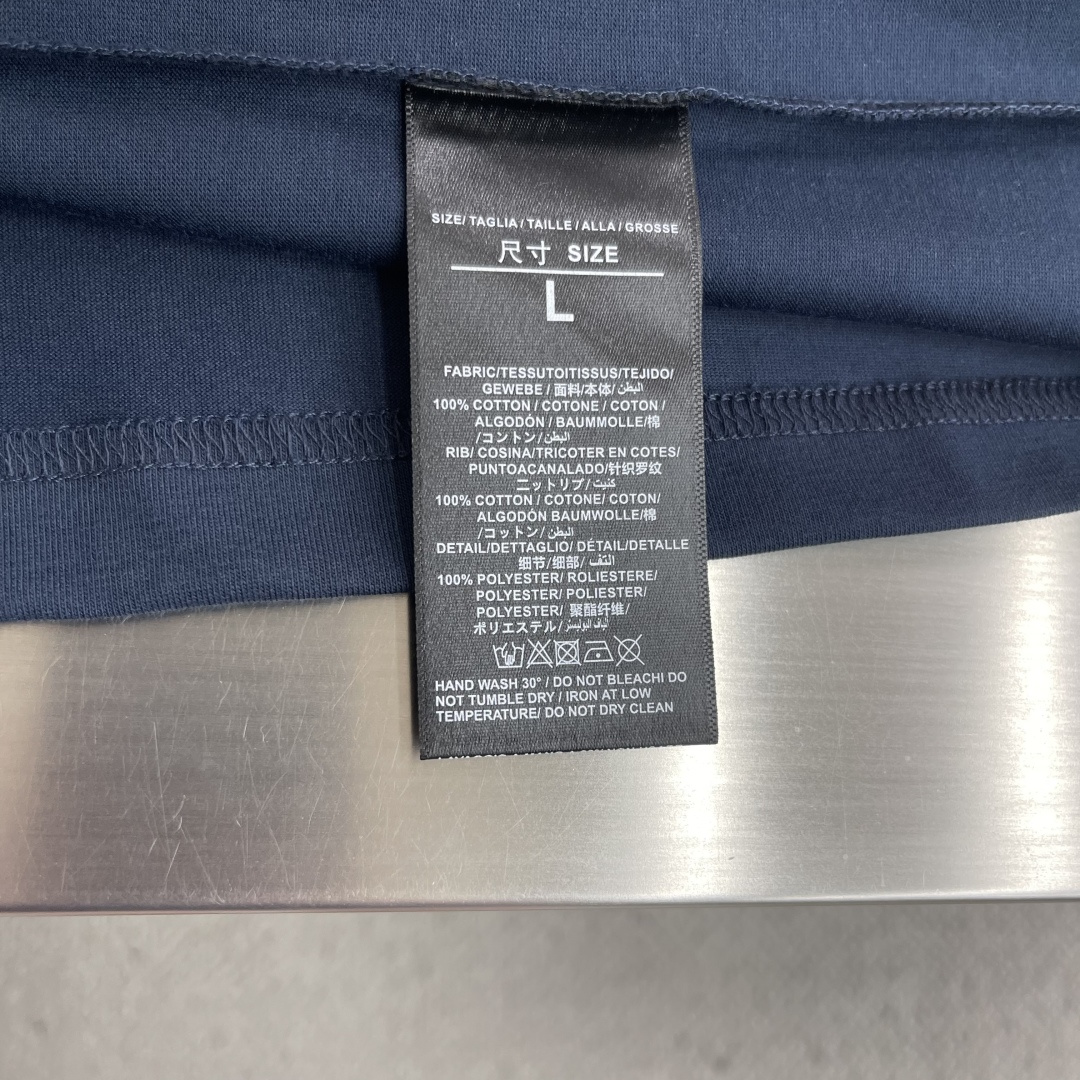 -Balenciag 圆领 短袖 T恤 高端版本！专柜定制面料 透气舒适度高，细节无可挑剔，品牌元素设计