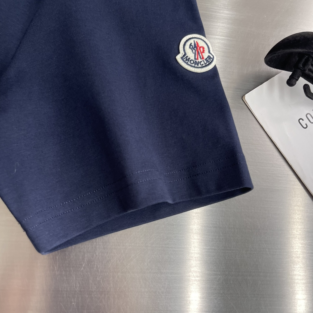 -mon 绣花logo短袖 T恤 高端版本！专柜定制面料 透气舒适度高，细节无可挑剔，品牌元素设计理念，