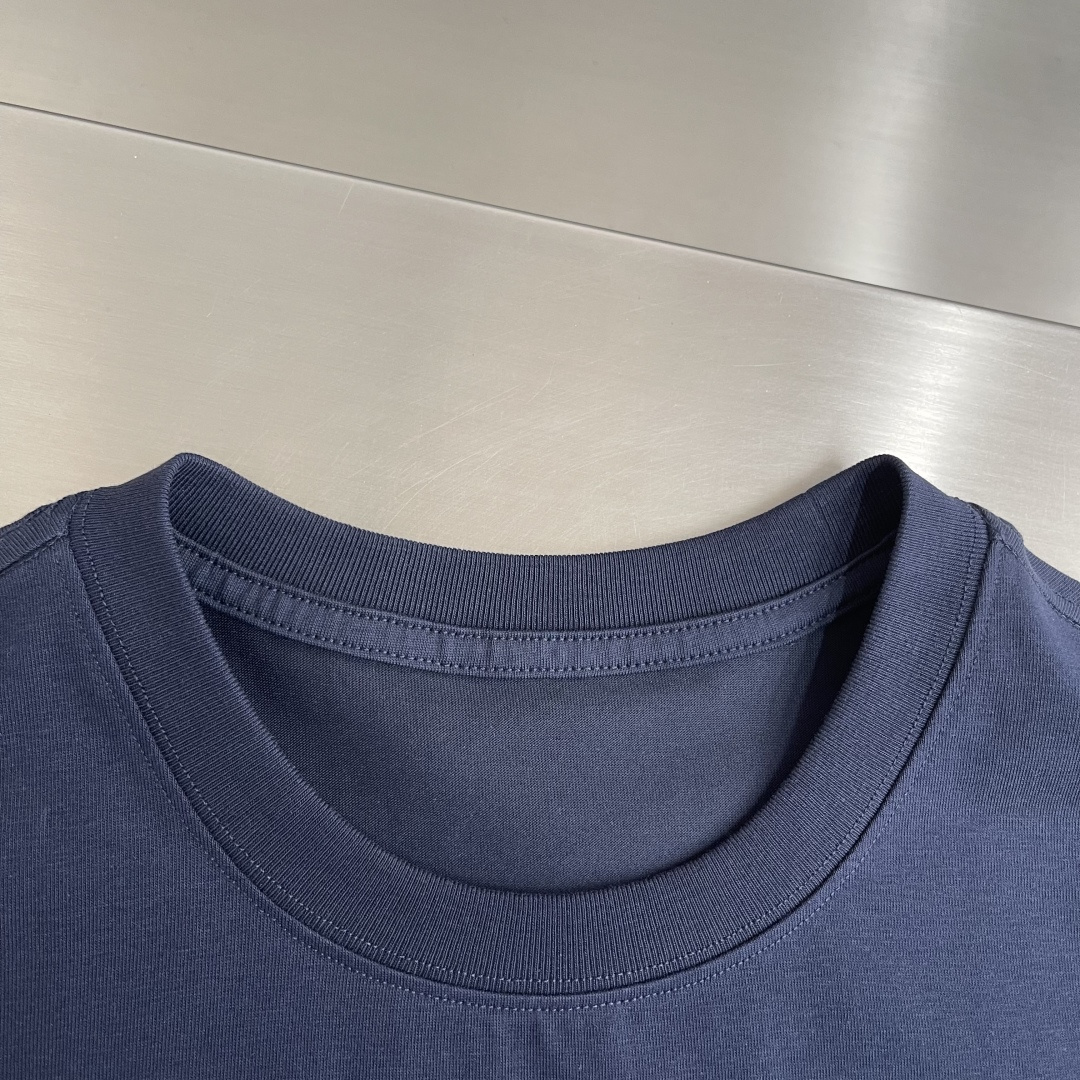 -mon 绣花logo短袖 T恤 高端版本！专柜定制面料 透气舒适度高，细节无可挑剔，品牌元素设计理念，