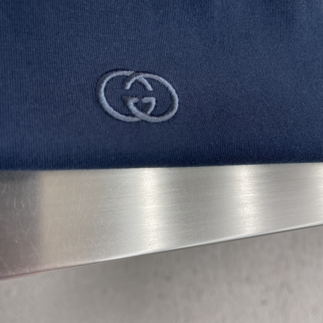 -GUCC 绣花细节短袖 T恤 高端版本！专柜定制面料 透气舒适度高，细节无可挑剔，品牌元素设计理念，体