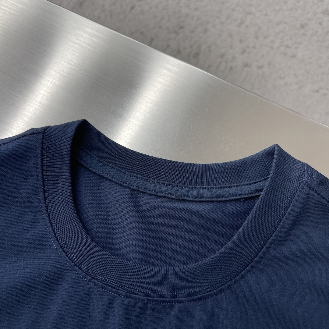 -GUCC 绣花细节短袖 T恤 高端版本！专柜定制面料 透气舒适度高，细节无可挑剔，品牌元素设计理念，体